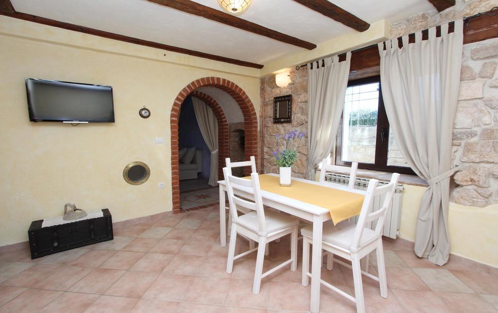 Midea 2 * Rovinj