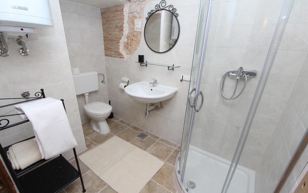 Midea 2 Rovinj