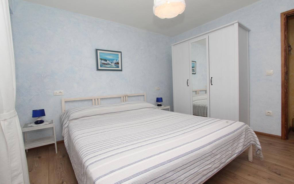 Midea 2 * Rovinj
